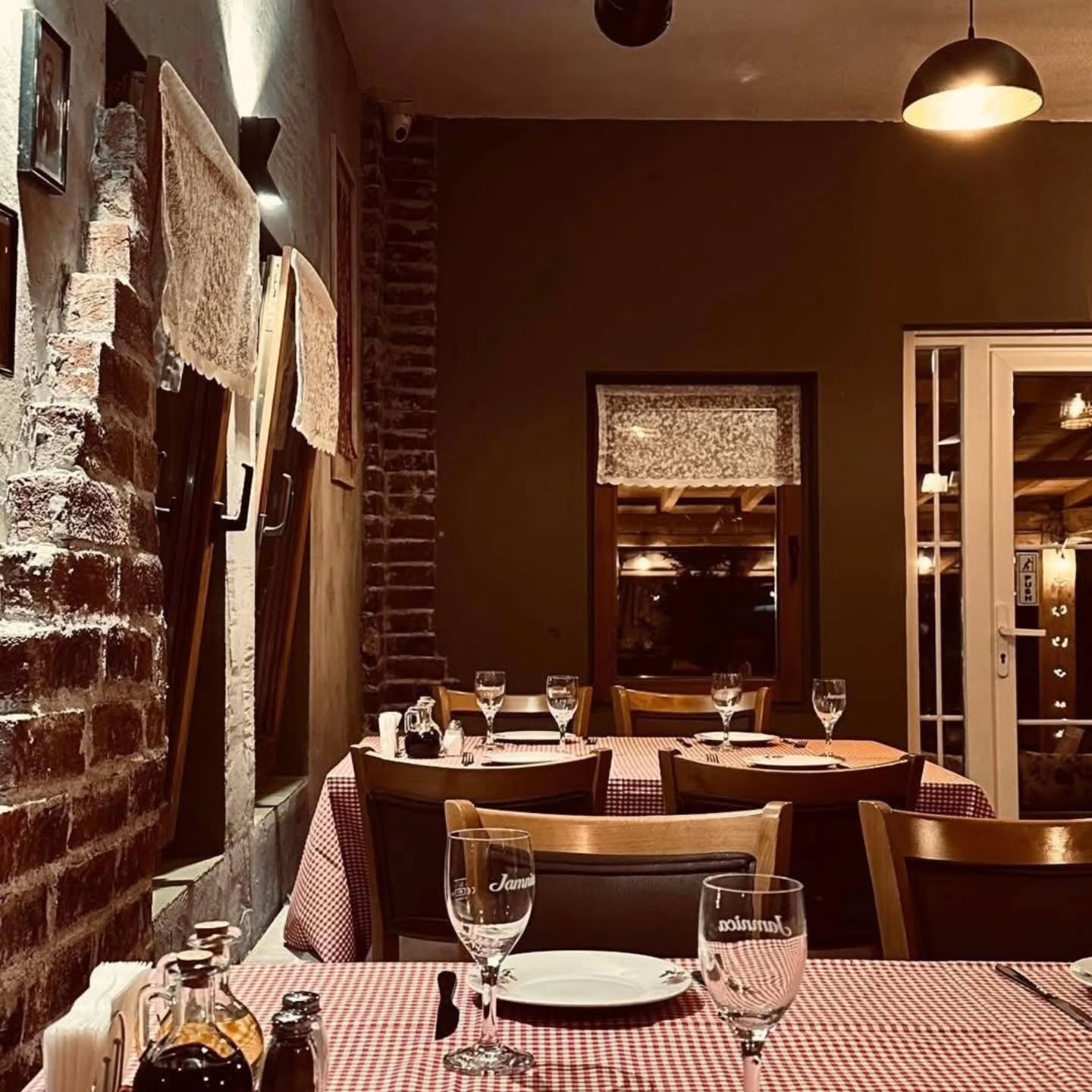 Ambient i ngrohtë i Guta Tradicional